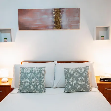 A In Gozo Right By The Sea Apartment *