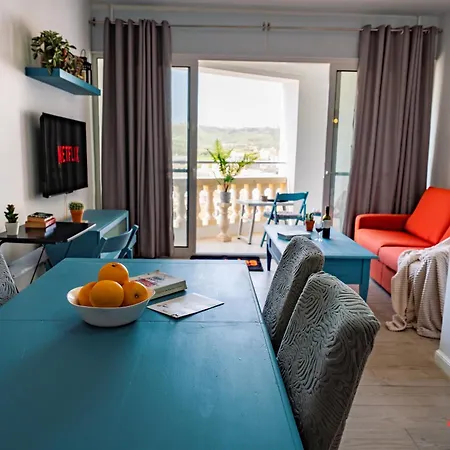 Apartament Peaceful Valley Views, A Short Walk From The Coast